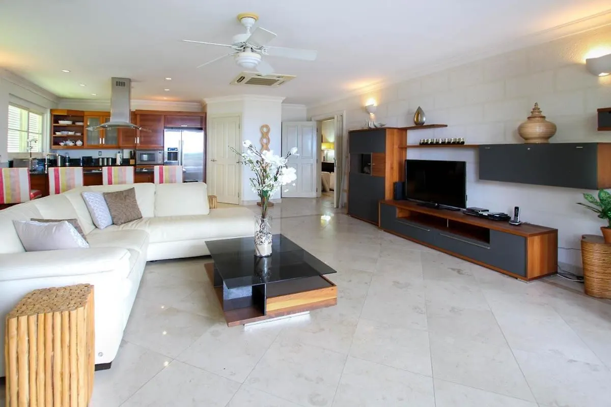 Two-Bedroom Apartment سانت جيمس 0*,