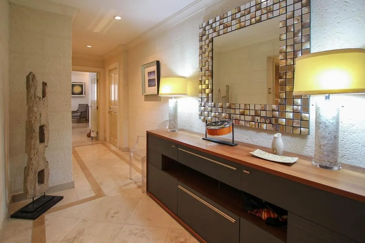 Two-Bedroom Apartment سانت جيمس